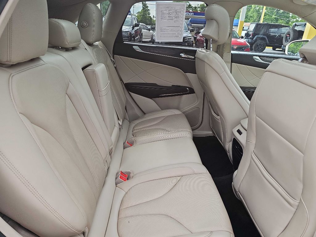Photo 42 of this LINCOLN MKC RESERVE