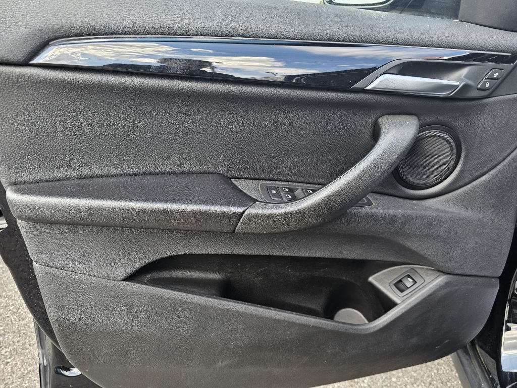 Photo 21 of this BMW X2 XDRIVE28I