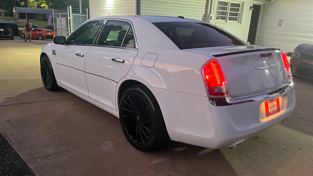 2014 Chrysler 300 #3