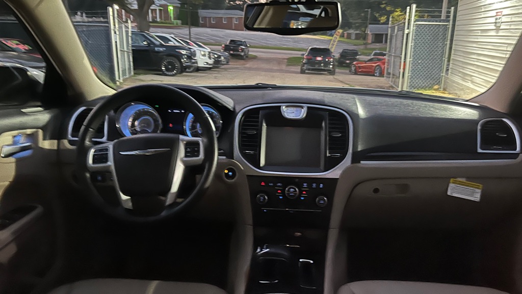 2014 Chrysler 300 #14