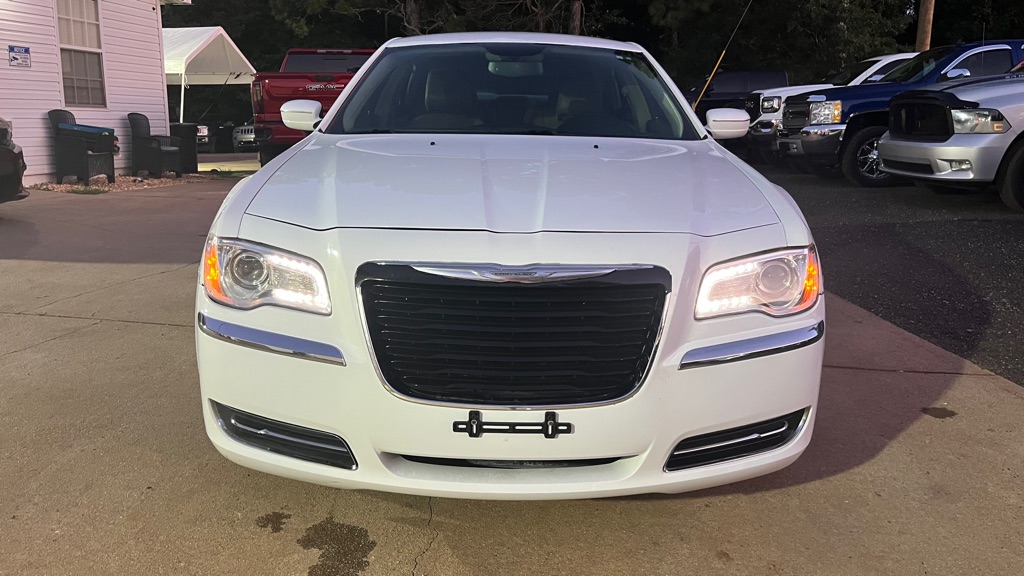 2014 Chrysler 300 #8