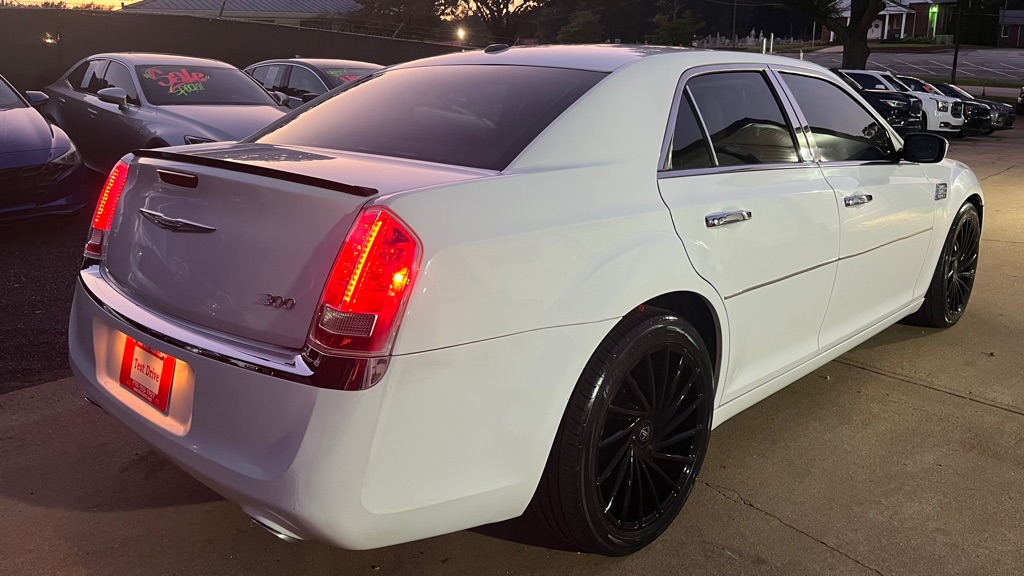 2014 Chrysler 300 #5