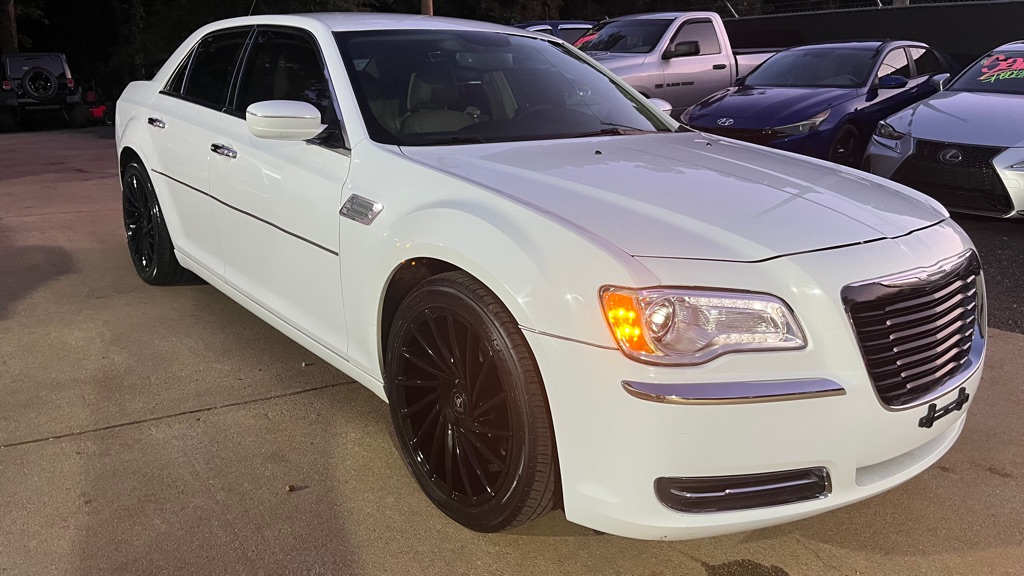 2014 Chrysler 300 #7
