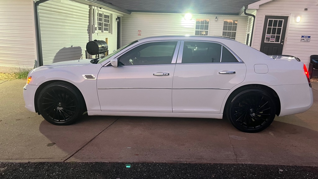 2014 Chrysler 300 #2