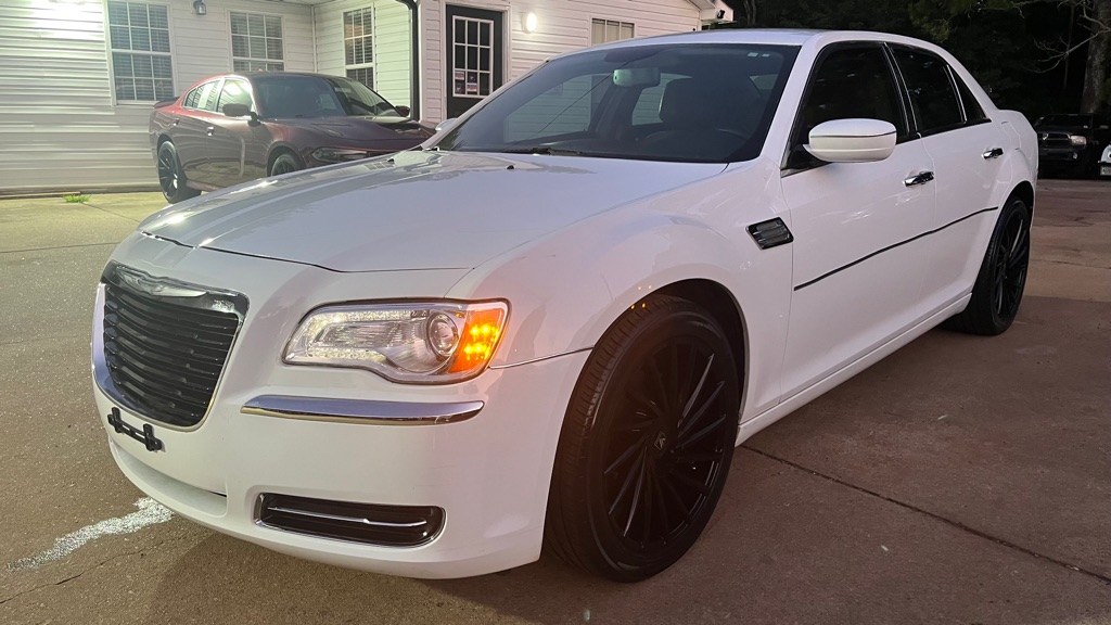 2014 Chrysler 300 #1