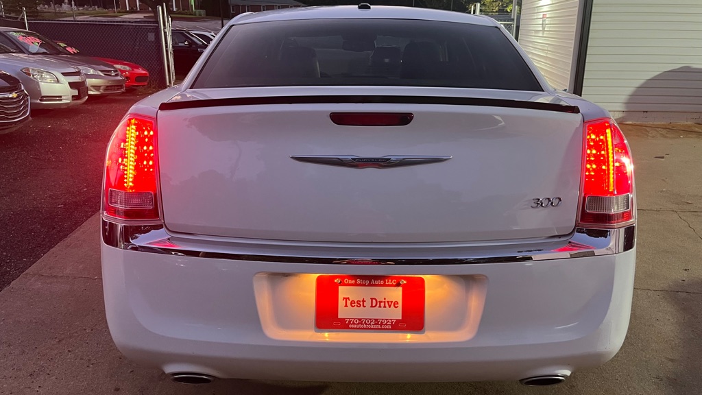 2014 Chrysler 300 #4