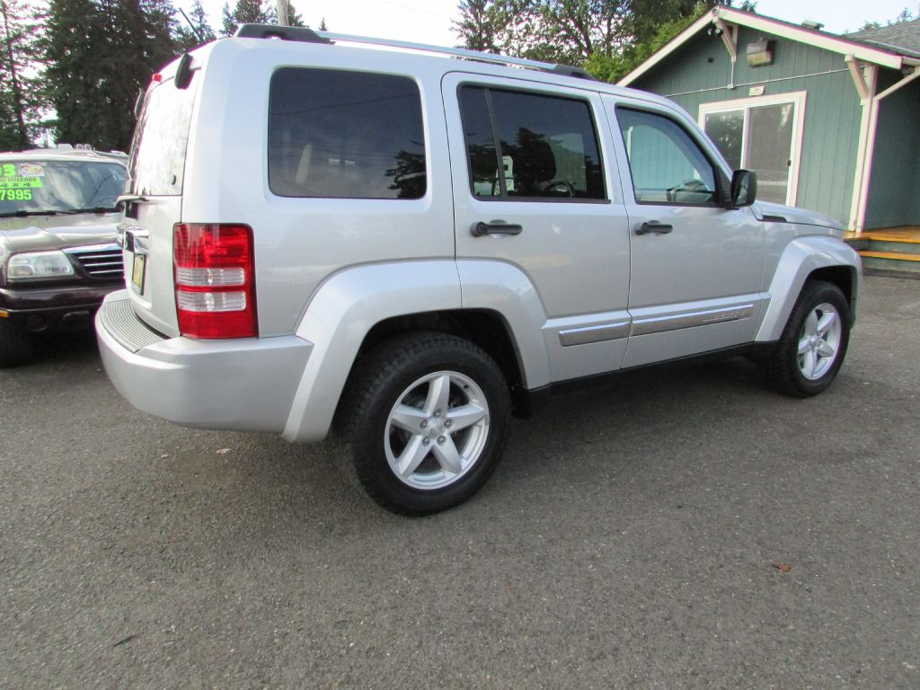 Photo 4 of this JEEP LIBERTY