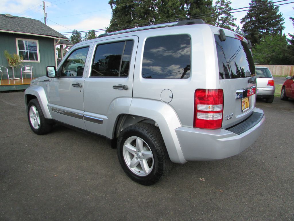 Photo 6 of this JEEP LIBERTY
