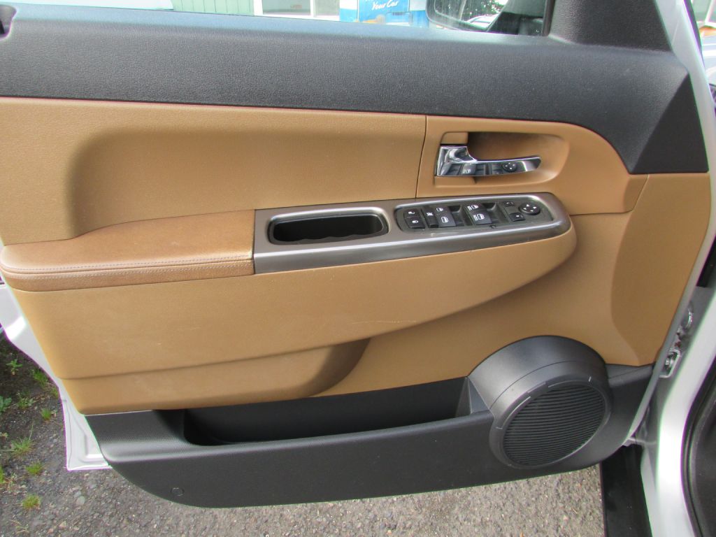 Photo 7 of this JEEP LIBERTY