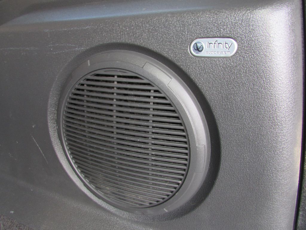 Photo 16 of this JEEP LIBERTY