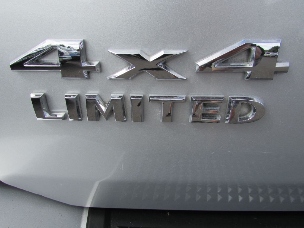 Photo 21 of this JEEP LIBERTY