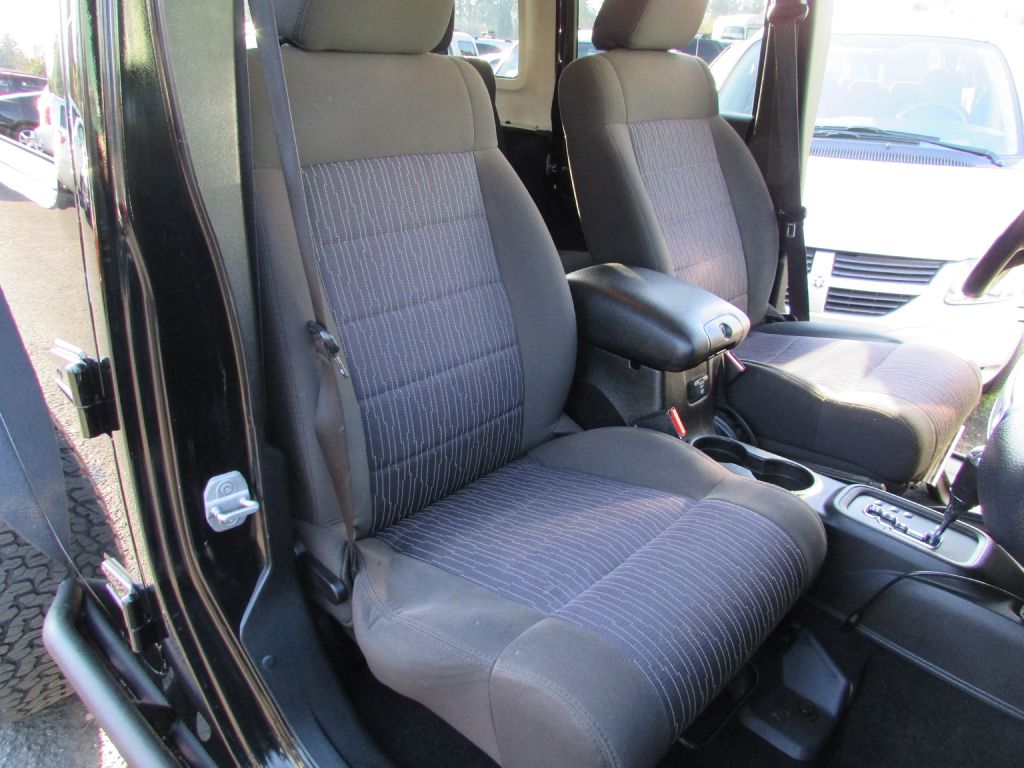 Photo 17 of this JEEP WRANGLER UNLIMI