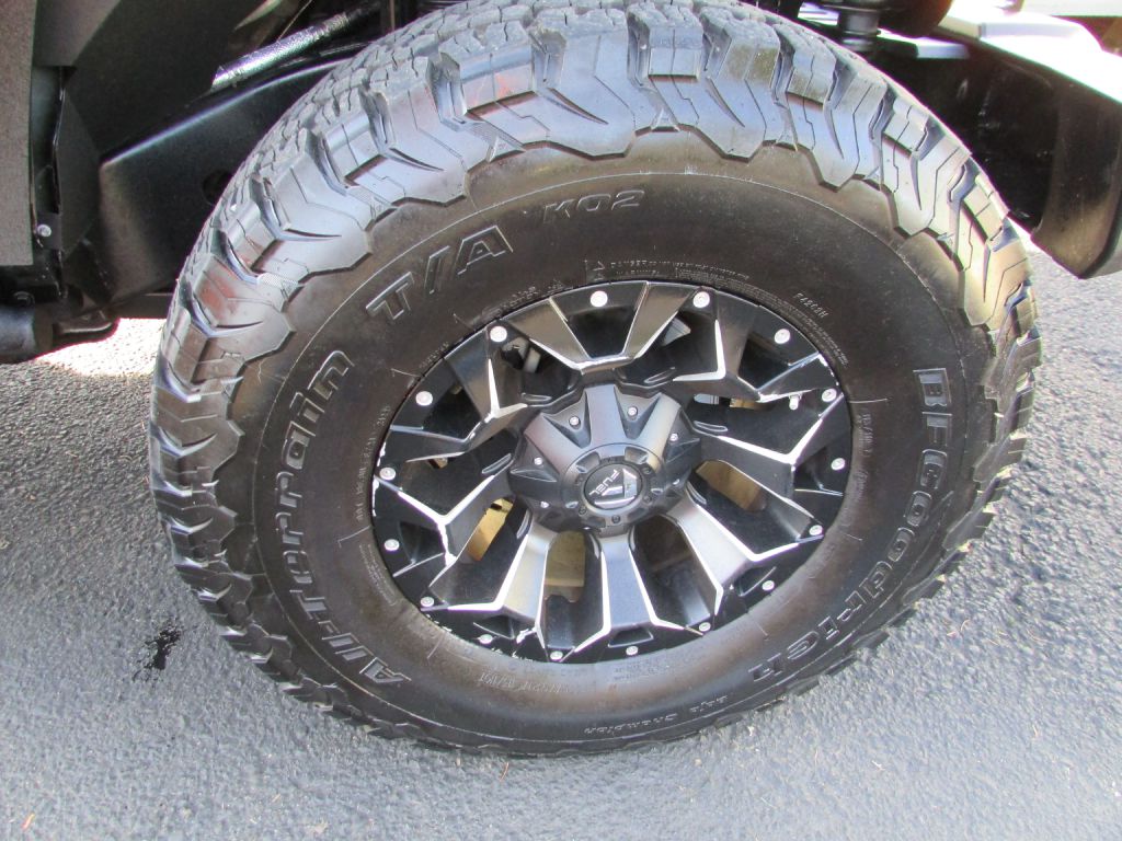 Photo 19 of this JEEP WRANGLER UNLIMI