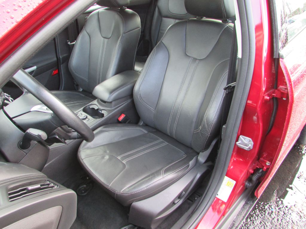 Photo 7 of this FORD FOCUS
