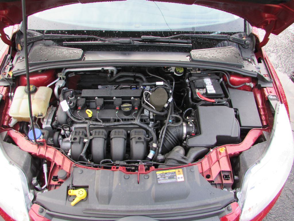 Photo 17 of this FORD FOCUS