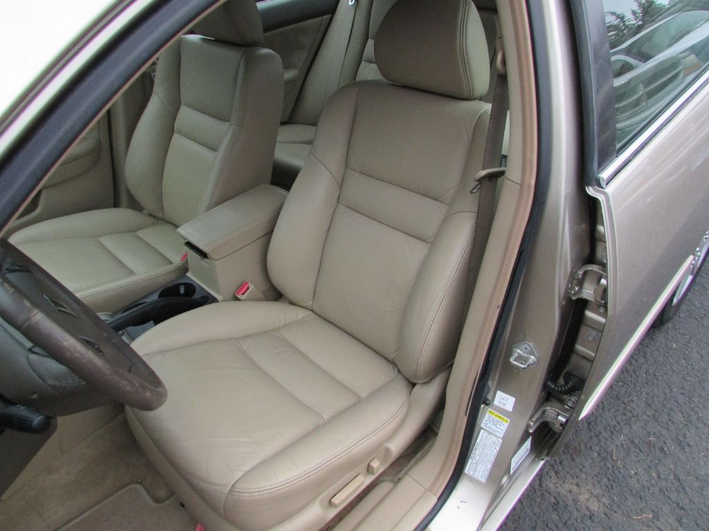 Photo 8 of this HONDA ACCORD