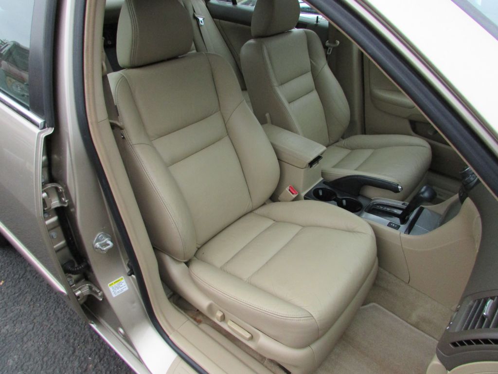 Photo 17 of this HONDA ACCORD