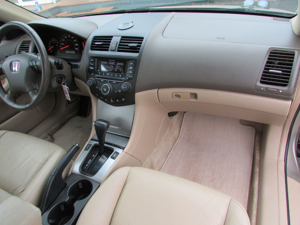 Photo 18 of this HONDA ACCORD