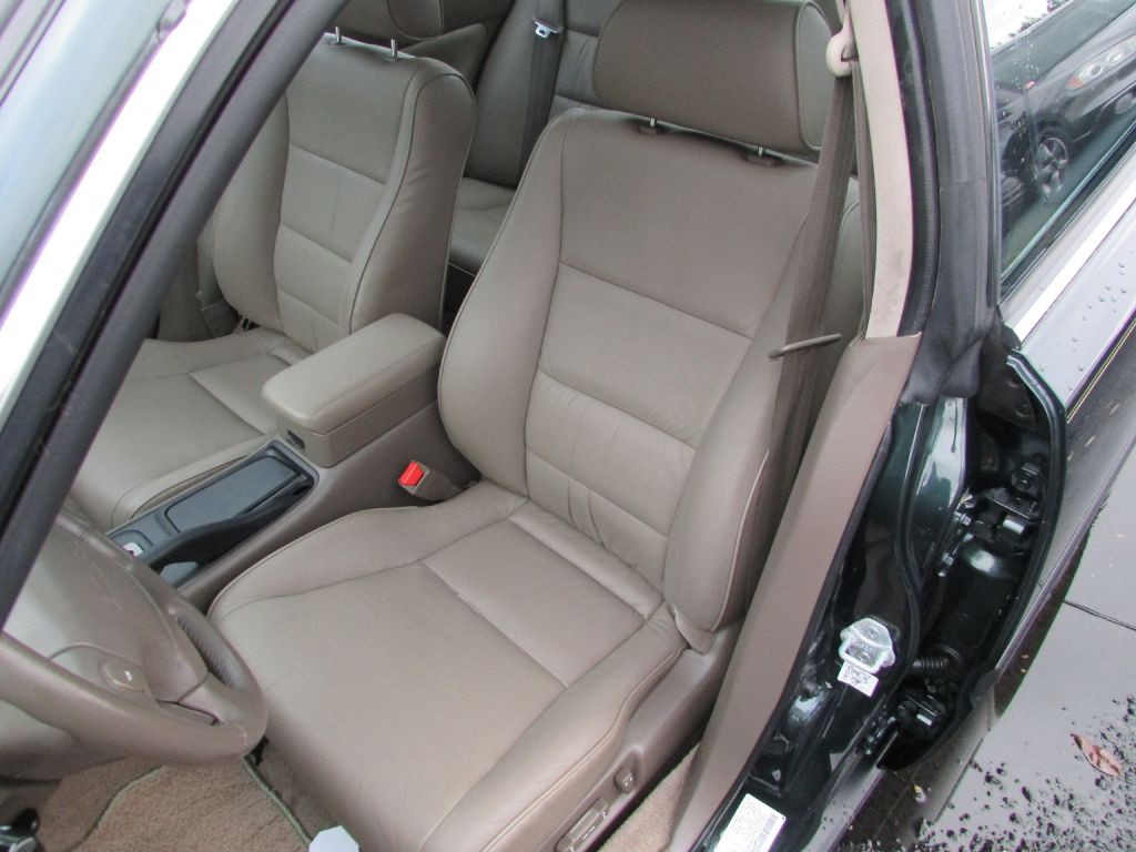 Photo 8 of this ACURA 2.5TL