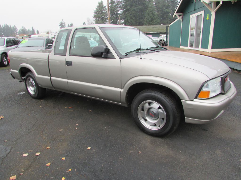 Photo 3 of this GMC SONOMA SL
