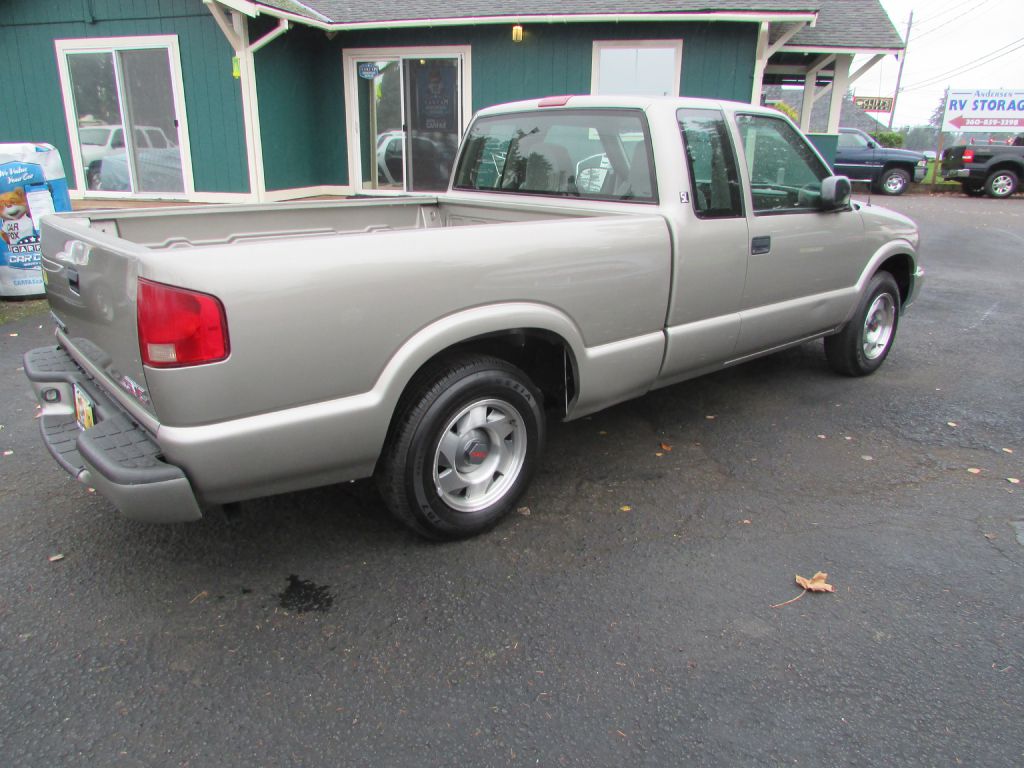 Photo 4 of this GMC SONOMA SL