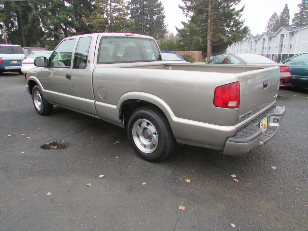 Photo 6 of this GMC SONOMA SL