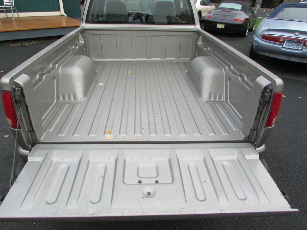 Photo 13 of this GMC SONOMA SL