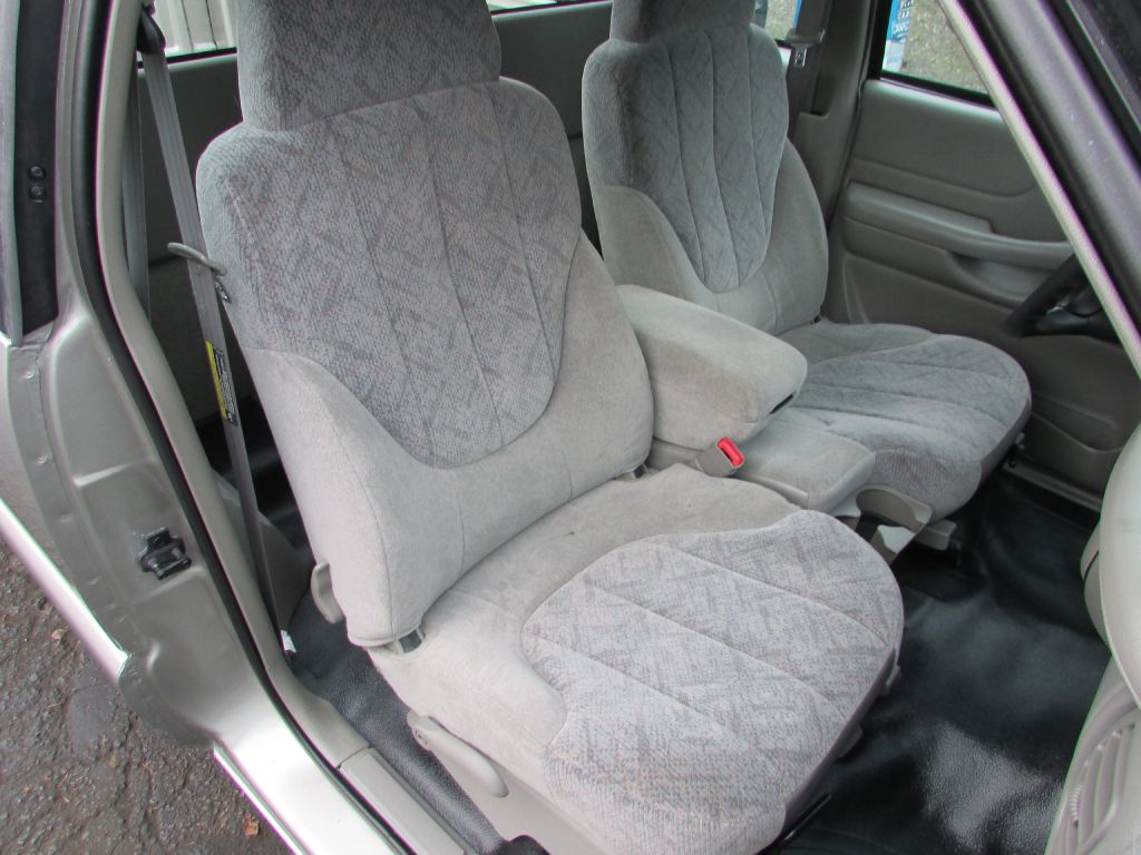 Photo 15 of this GMC SONOMA SL