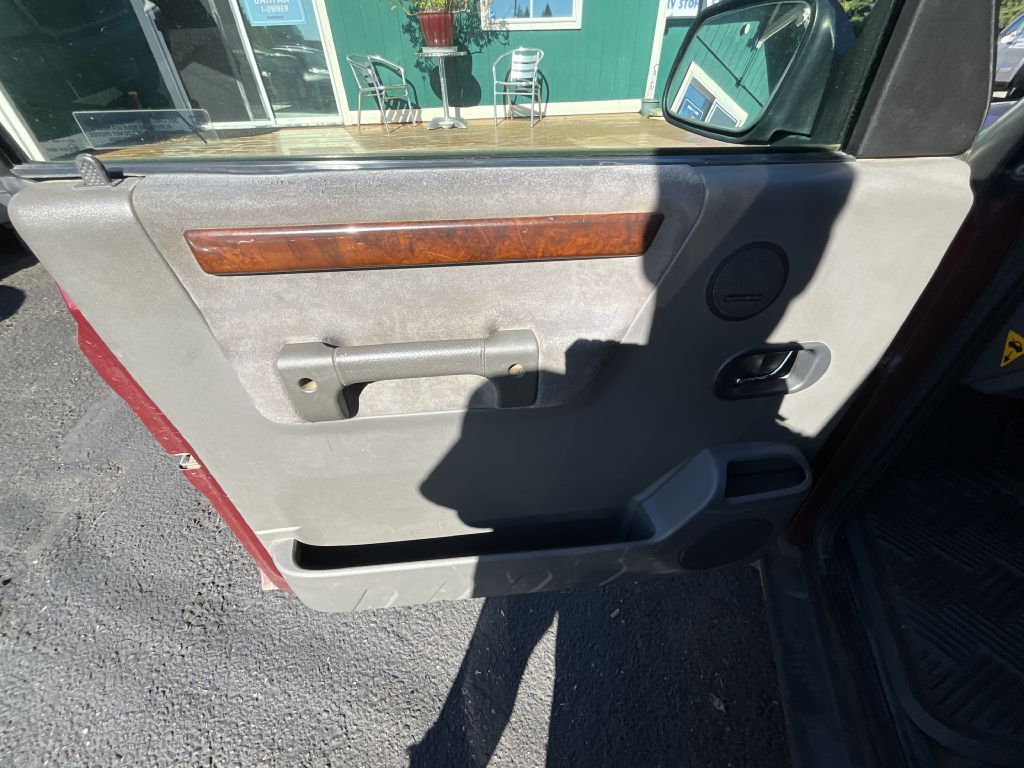 Photo 7 of this LAND ROVER DISCOVERY II