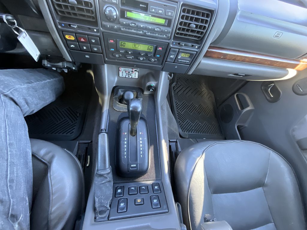 Photo 12 of this LAND ROVER DISCOVERY II