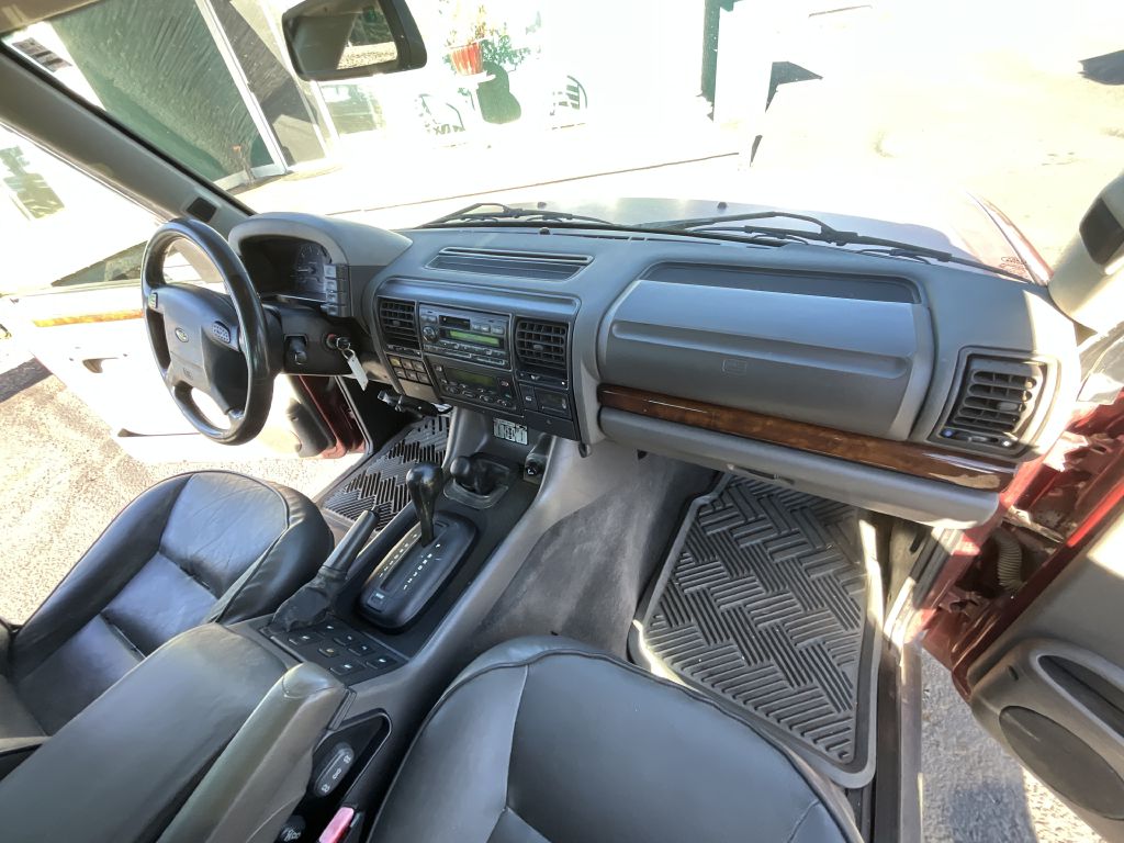 Photo 20 of this LAND ROVER DISCOVERY II
