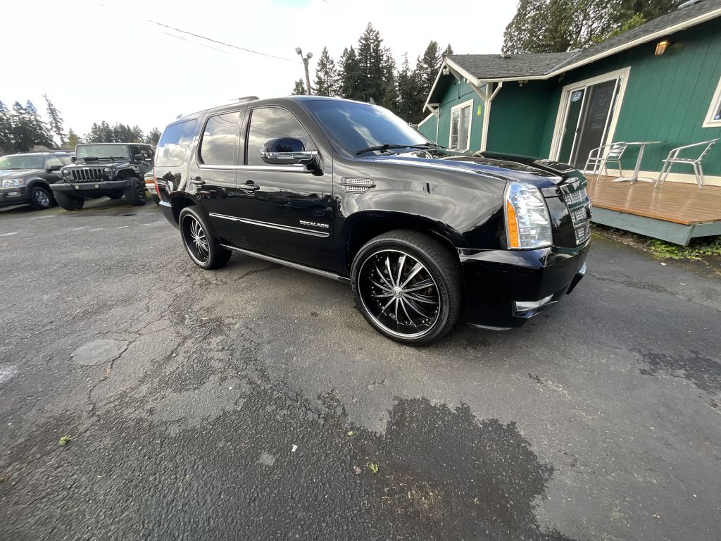 Photo 3 of this CADILLAC ESCALADE