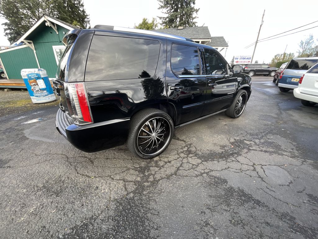 Photo 4 of this CADILLAC ESCALADE