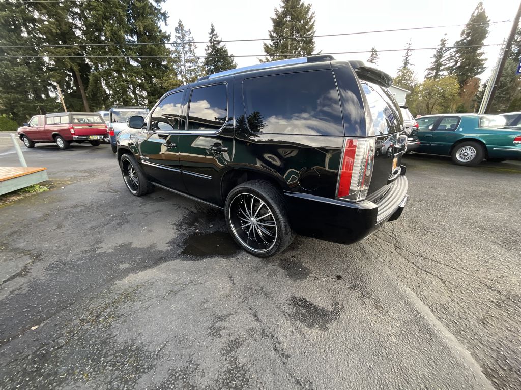 Photo 6 of this CADILLAC ESCALADE