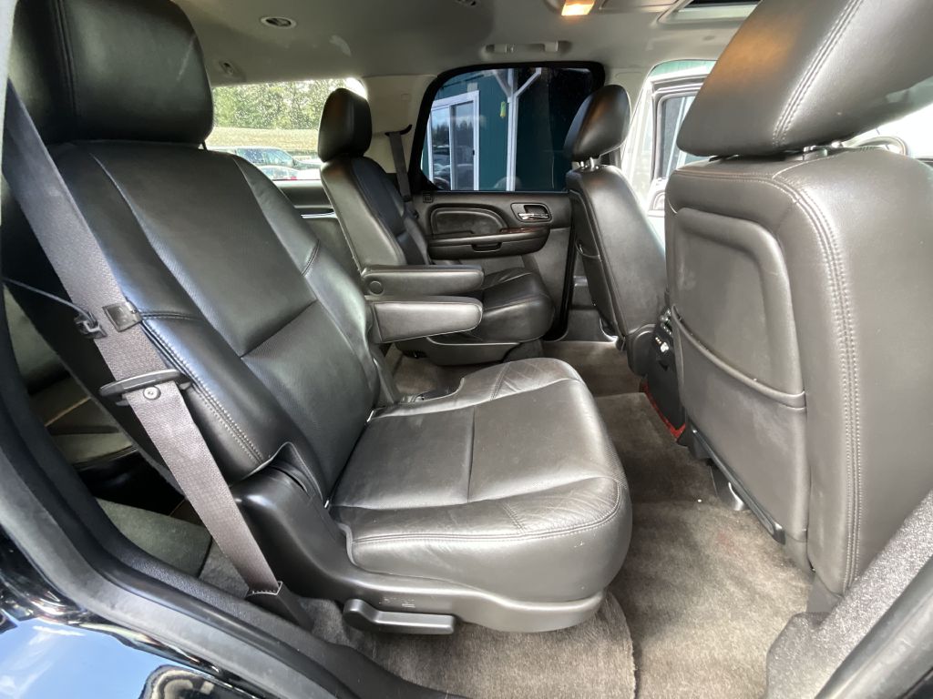 Photo 18 of this CADILLAC ESCALADE