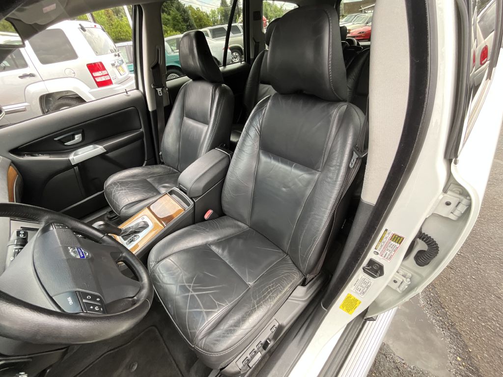 Photo 8 of this VOLVO XC90