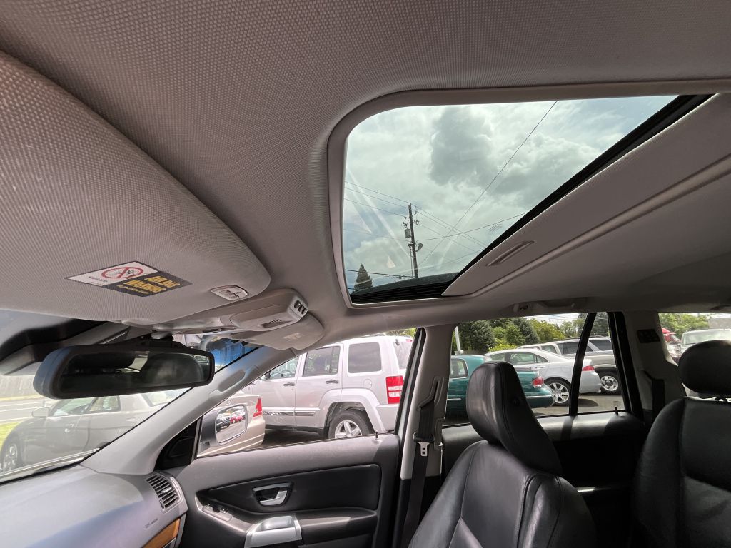 Photo 12 of this VOLVO XC90