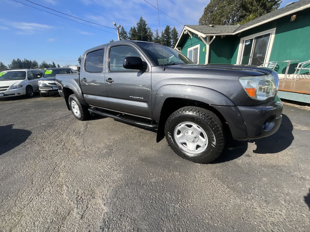 Photo 3 of this TOYOTA TACOMA PRERUNNE