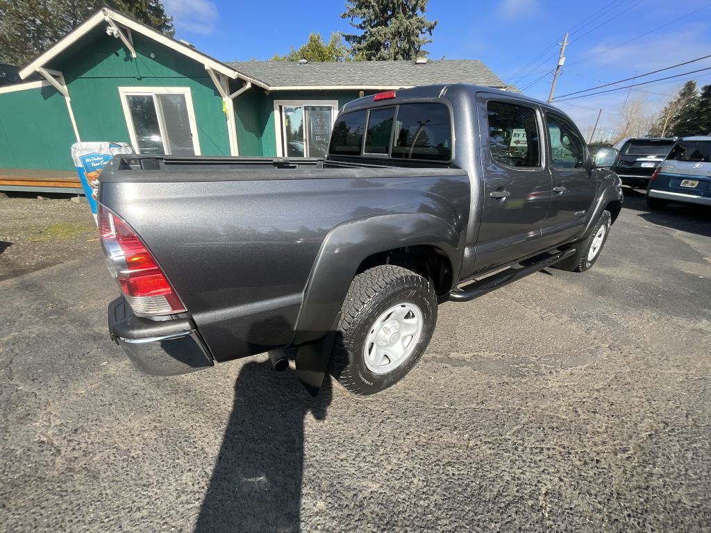 Photo 4 of this TOYOTA TACOMA PRERUNNE