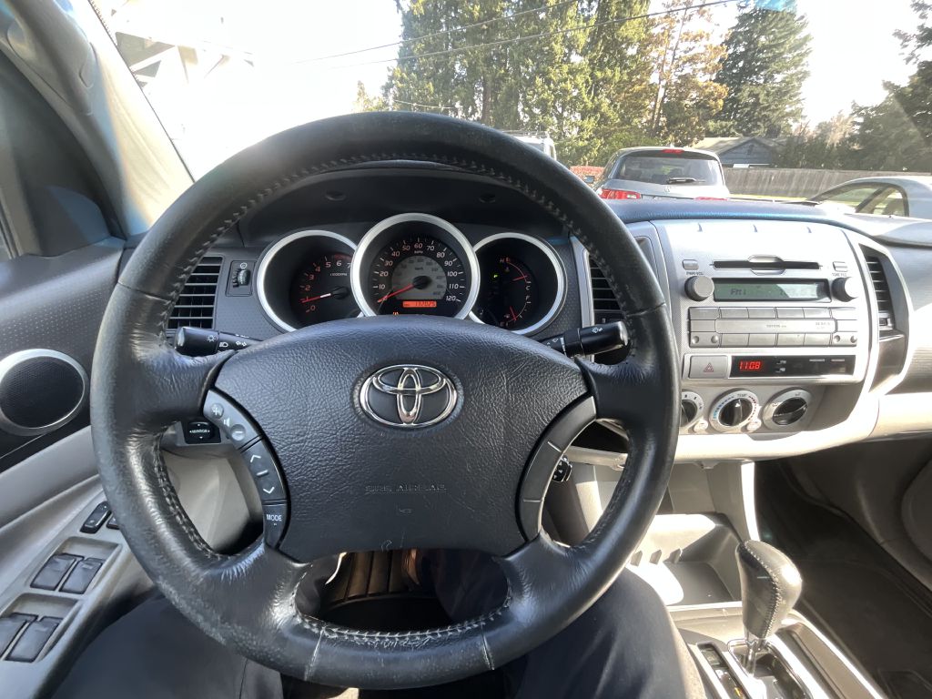 Photo 10 of this TOYOTA TACOMA PRERUNNE