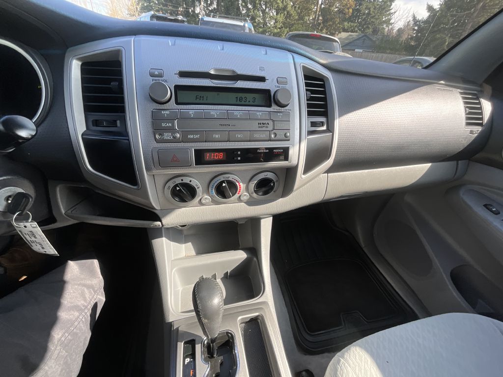 Photo 12 of this TOYOTA TACOMA PRERUNNE
