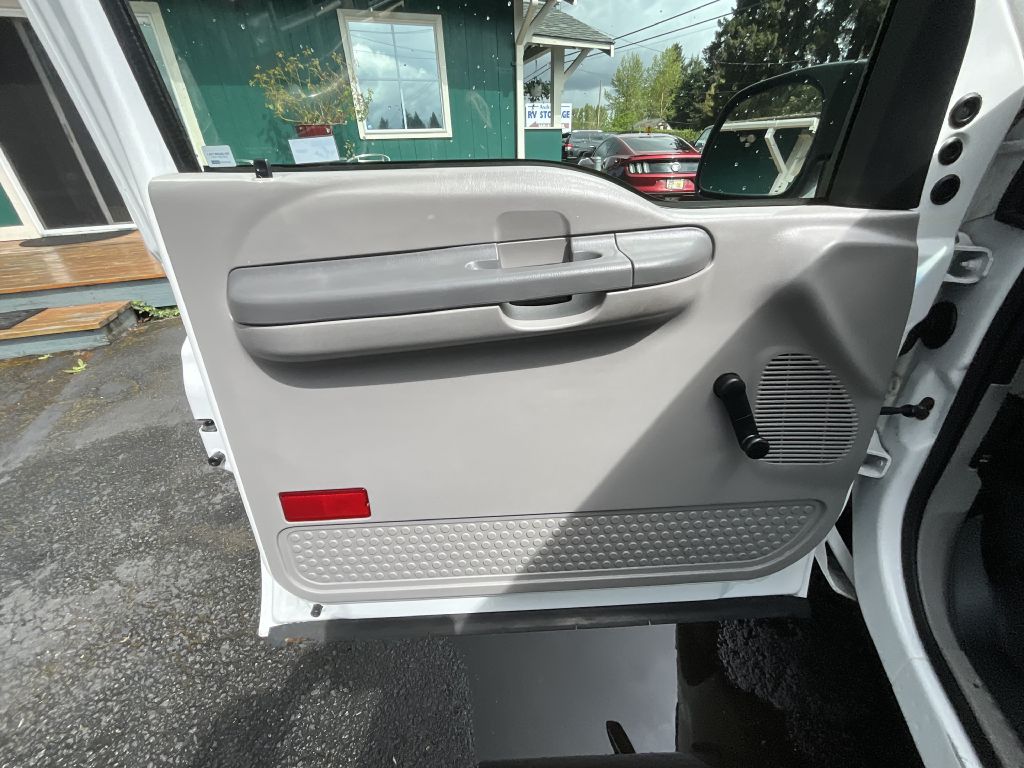 Photo 8 of this FORD F250 XL