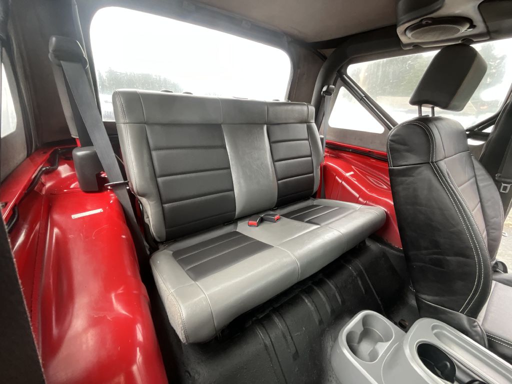 Photo 15 of this JEEP WRANGLER