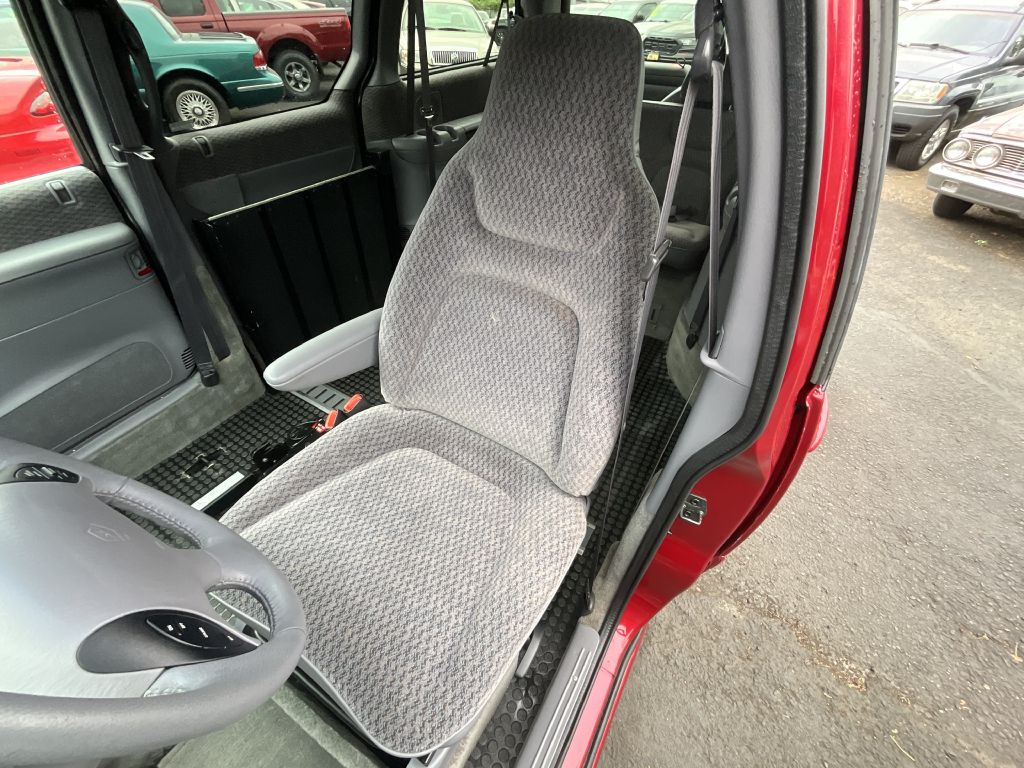 Photo 8 of this DODGE GRAND CARAVAN