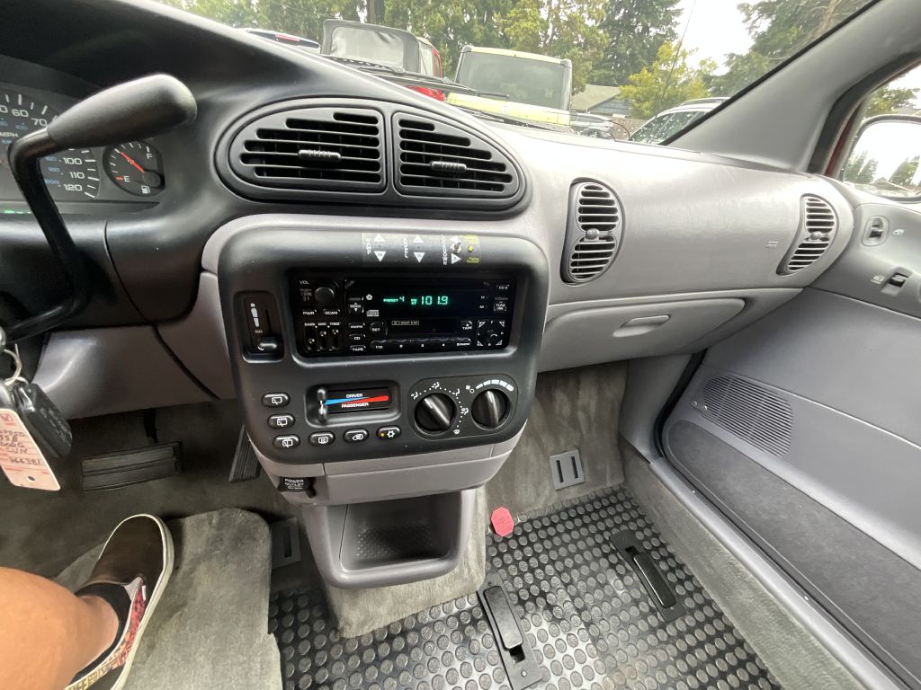 Photo 12 of this DODGE GRAND CARAVAN