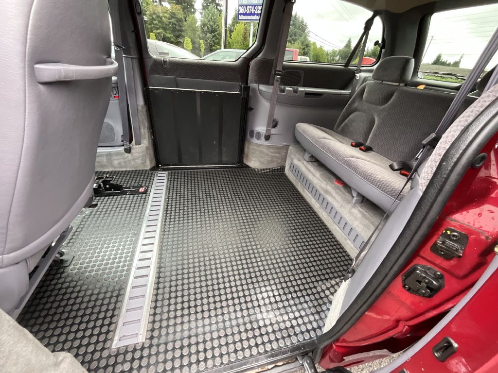 Photo 13 of this DODGE GRAND CARAVAN