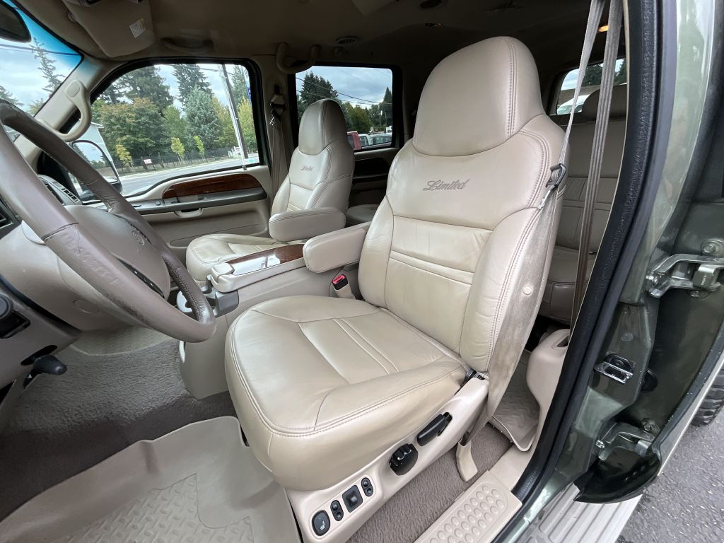 Photo 8 of this FORD EXCURSION