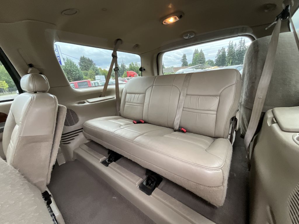 Photo 14 of this FORD EXCURSION