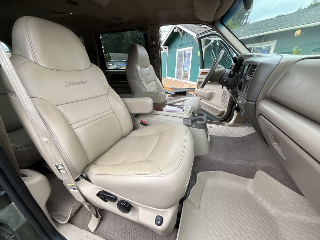 Photo 17 of this FORD EXCURSION