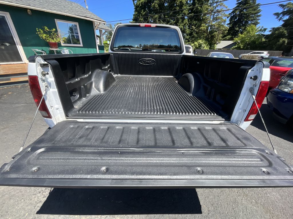 Photo 6 of this FORD F250 LARIAT